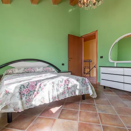 Casa Perla Rossa レカナーティ