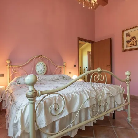 Casa Perla Rossa Holiday home *